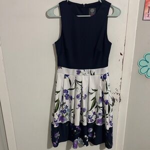 Women's Size 2 Vince Camuto A-Line Pleated Sleeveless Dress with Pockets